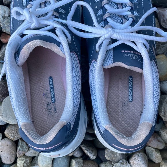 Skechers D’Lites Navy and Pink Memory Foam‎ Sneakers - Picture 6 of 10
